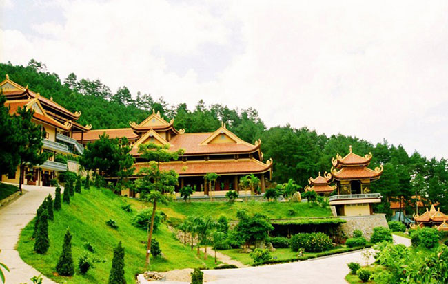 Khám phá giá trị văn hóa lâu đời tại Thiền viện Trúc Lâm